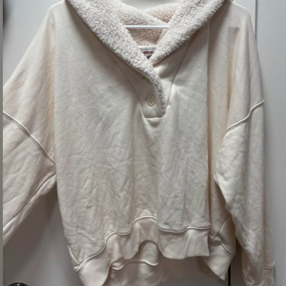 American Eagle Sweater NWT - Picture 3 of 3